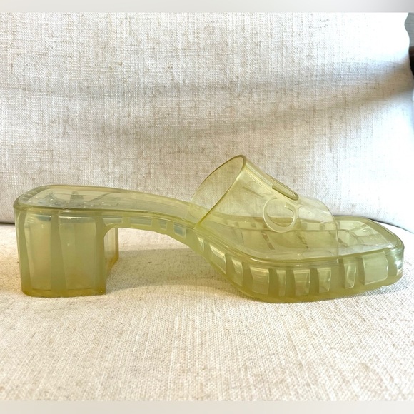 GUCCI Transparent Rubber Embossed Logo Slide Sandals Mules Yellow Size EU 34 - Picture 7 of 12